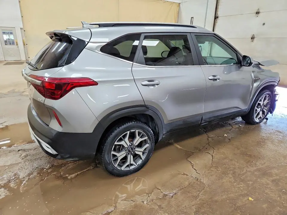 2021 KIA SELTOS EX  