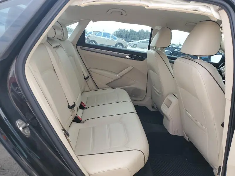 2017 VOLKSWAGEN PASSAT R-LINE