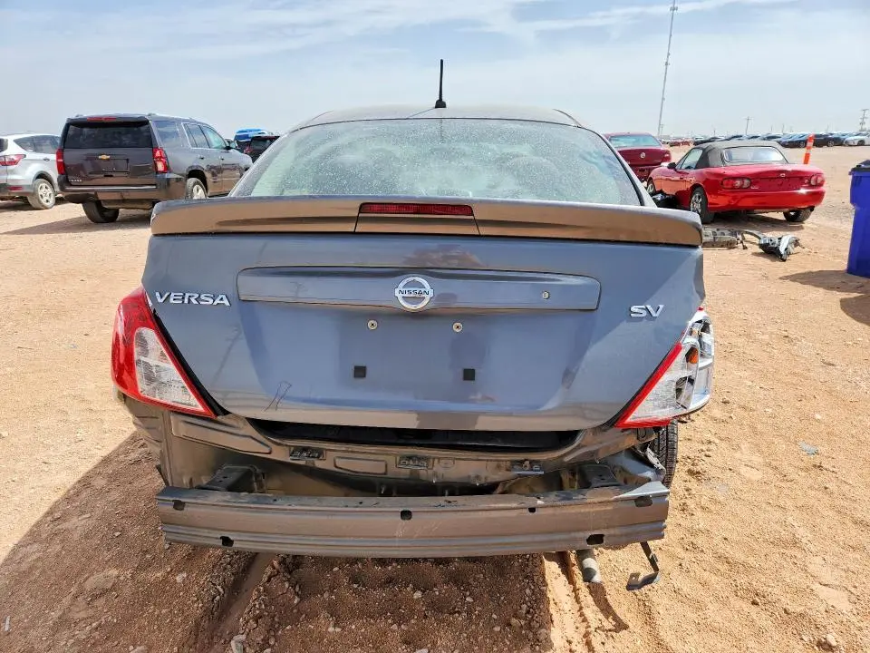 2018 NISSAN VERSA SV  