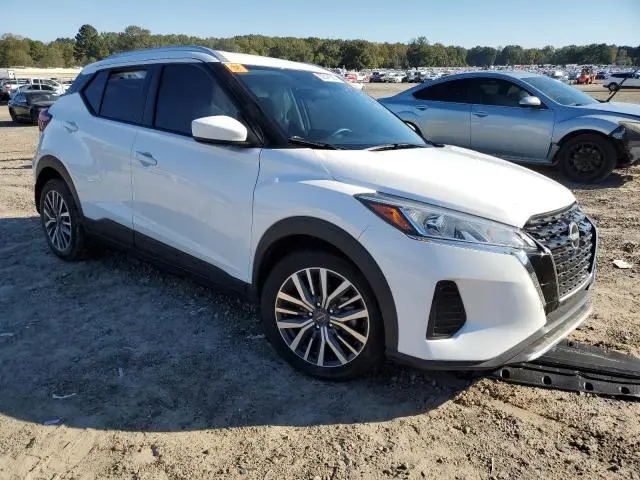 2022 NISSAN KICKS SV  
