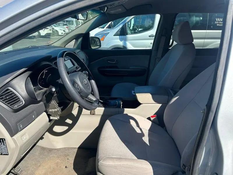 2018 KIA SEDONA LX  