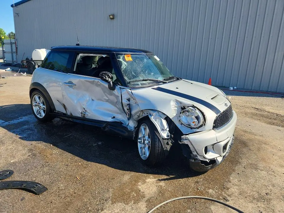 2013 MINI COOPER S  