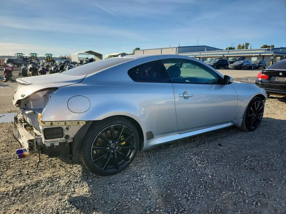 2011 INFINITI G37 BASE  