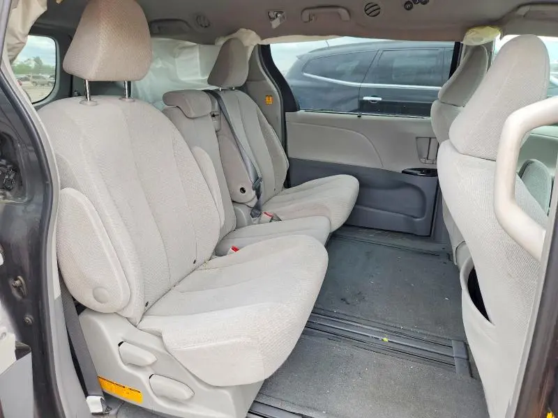 2012 TOYOTA SIENNA LE  