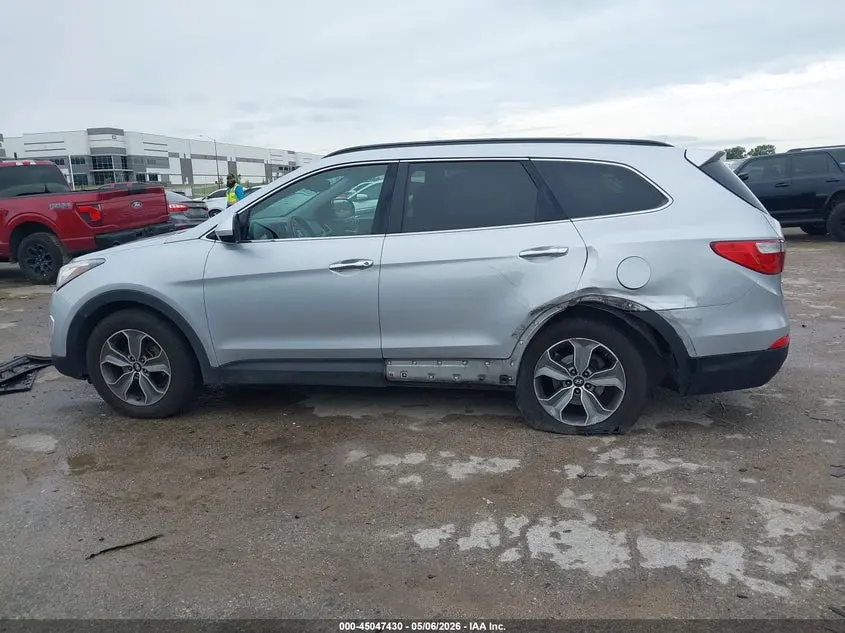 2016 HYUNDAI SANTA FE SE