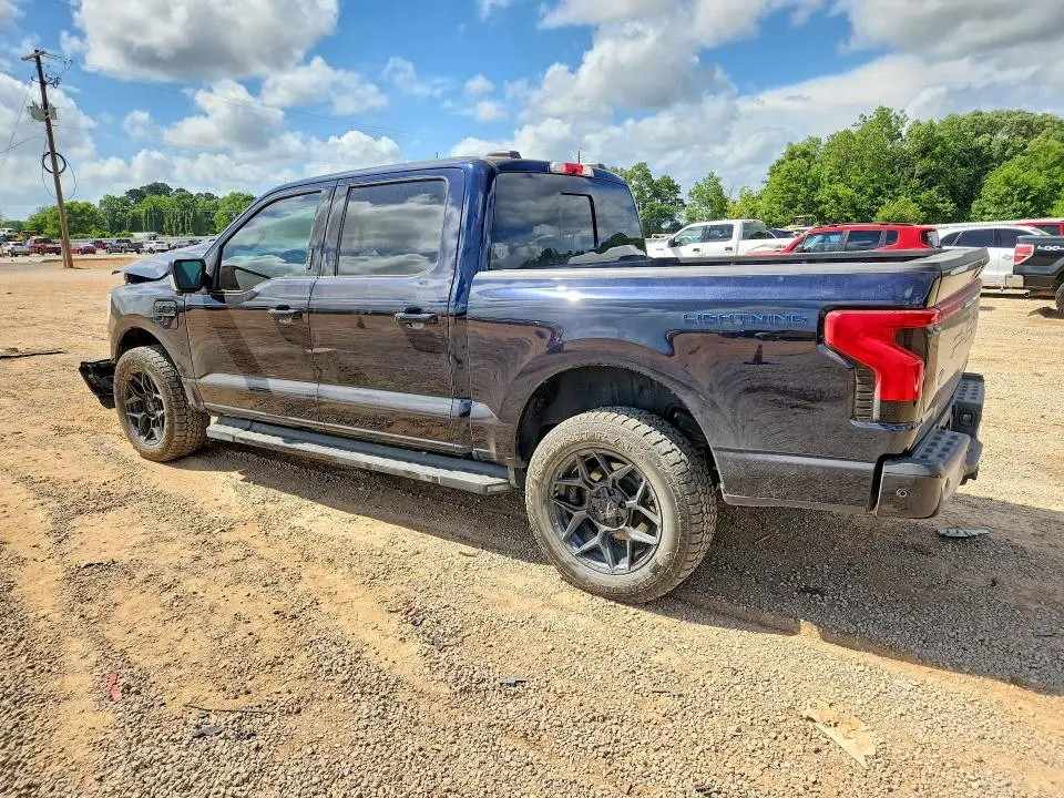 2023 FORD F150 LIGHTNING PRO  