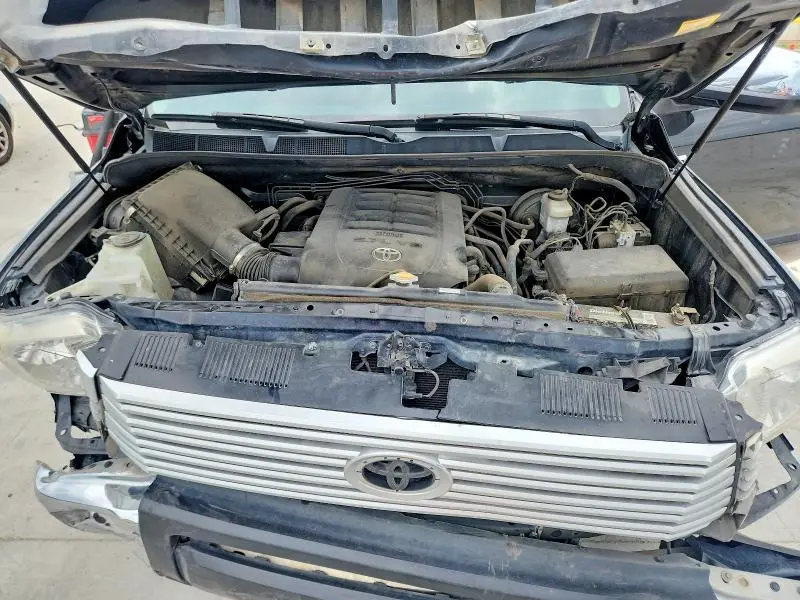 2017 TOYOTA TUNDRA CREWMAX LIMITED  
