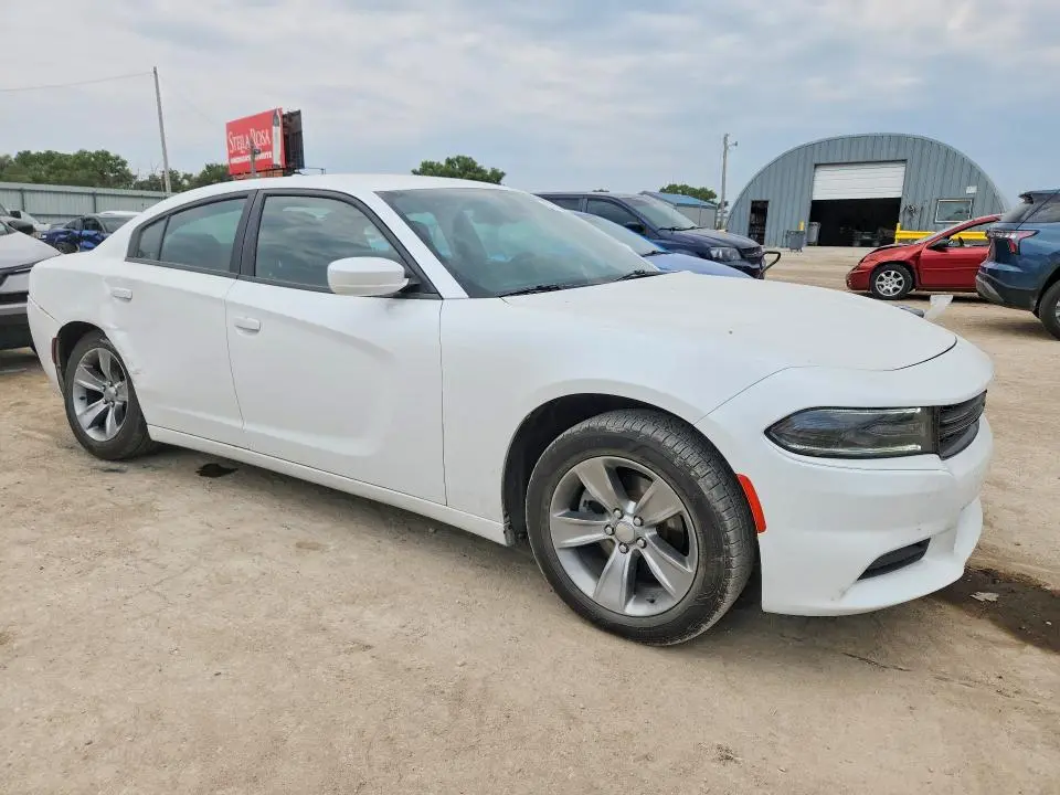 2015 DODGE CHARGER SXT  