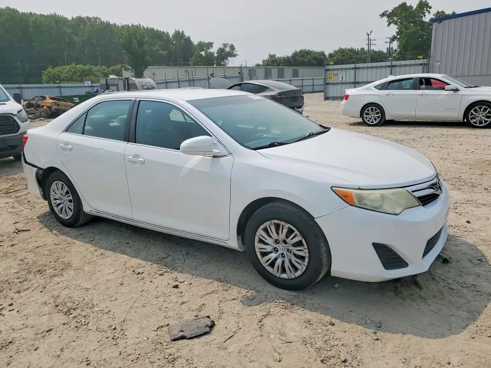 2013 TOYOTA CAMRY LE  