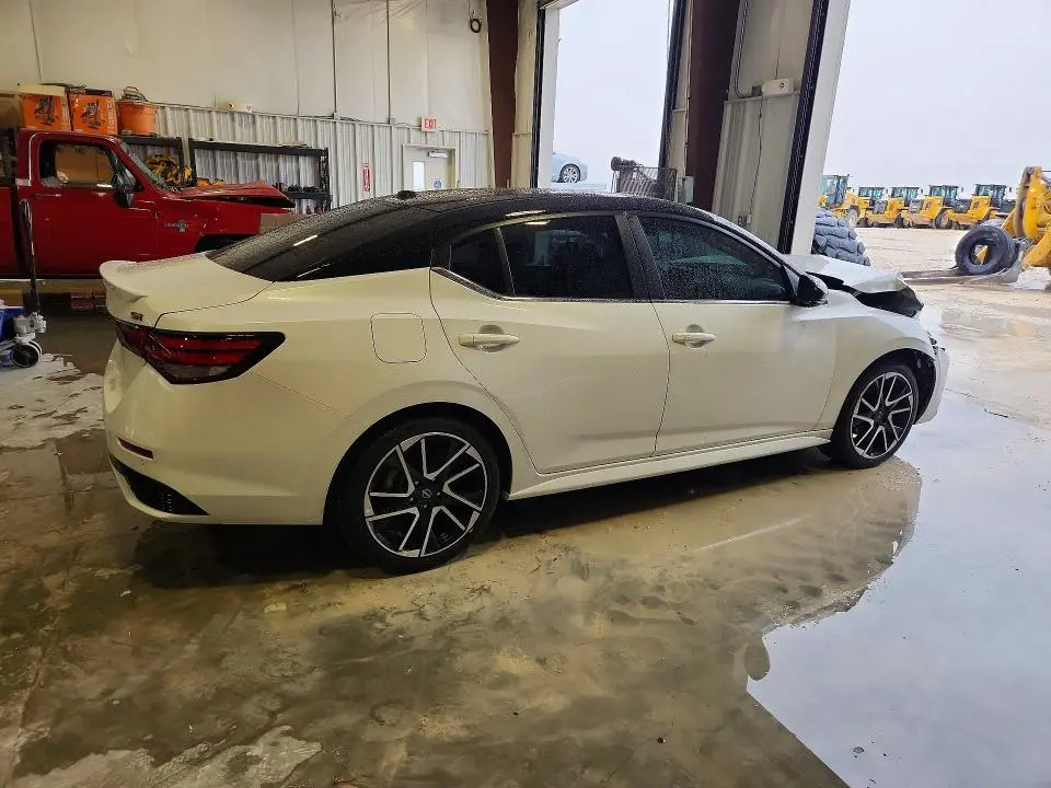 2025 NISSAN SENTRA SR  