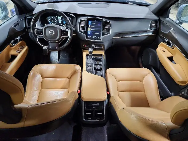 2018 VOLVO XC90 T6  