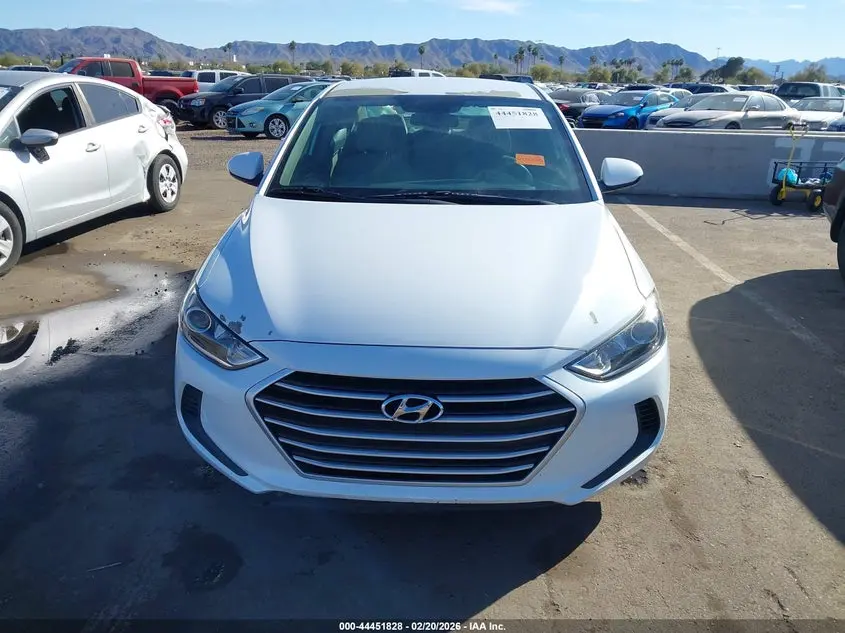 2018 HYUNDAI ELANTRA SE