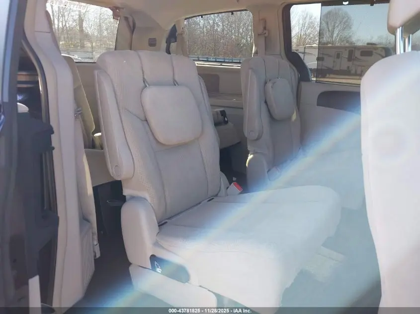 2016 CHRYSLER TOWN & COUNTRY TOURING