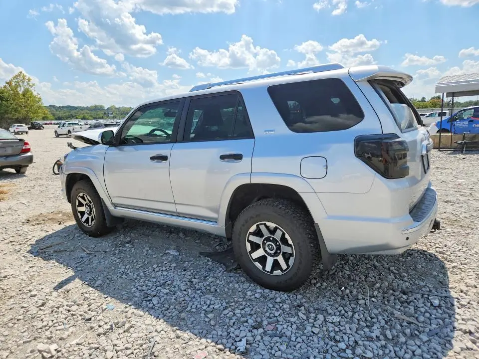 2011 TOYOTA 4RUNNER SR5  