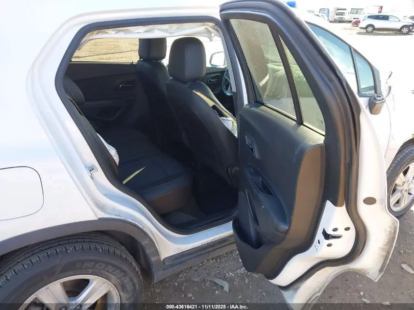 2022 CHEVROLET TRAX AWD LT