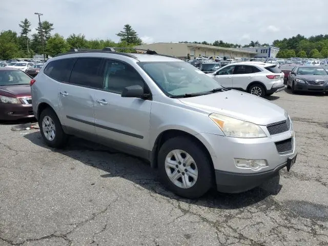 2010 CHEVROLET TRAVERSE LS  