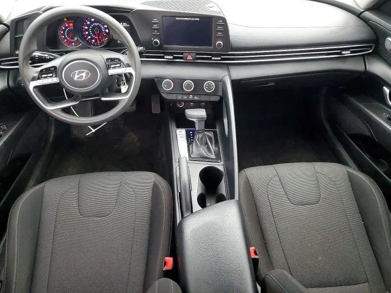 2021 HYUNDAI ELANTRA SE  
