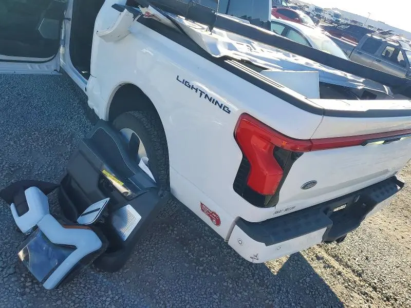 2023 FORD F150 LIGHTNING PRO  