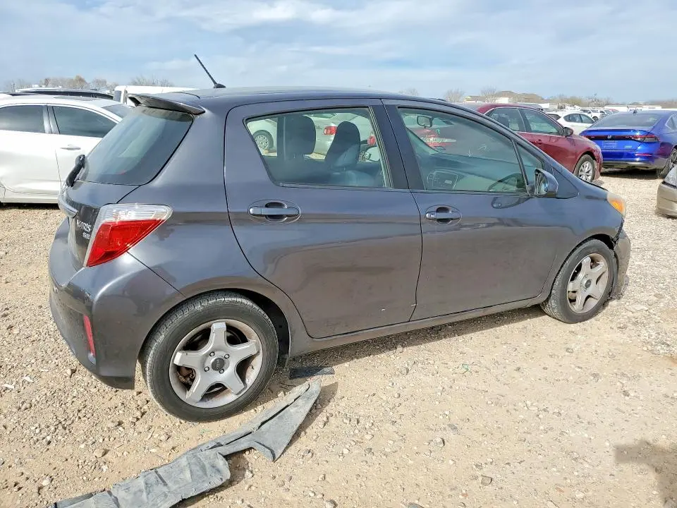 2014 TOYOTA YARIS 5-DOOR SE  