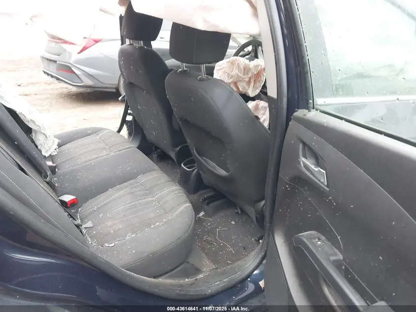 2015 CHEVROLET SONIC LT AUTO