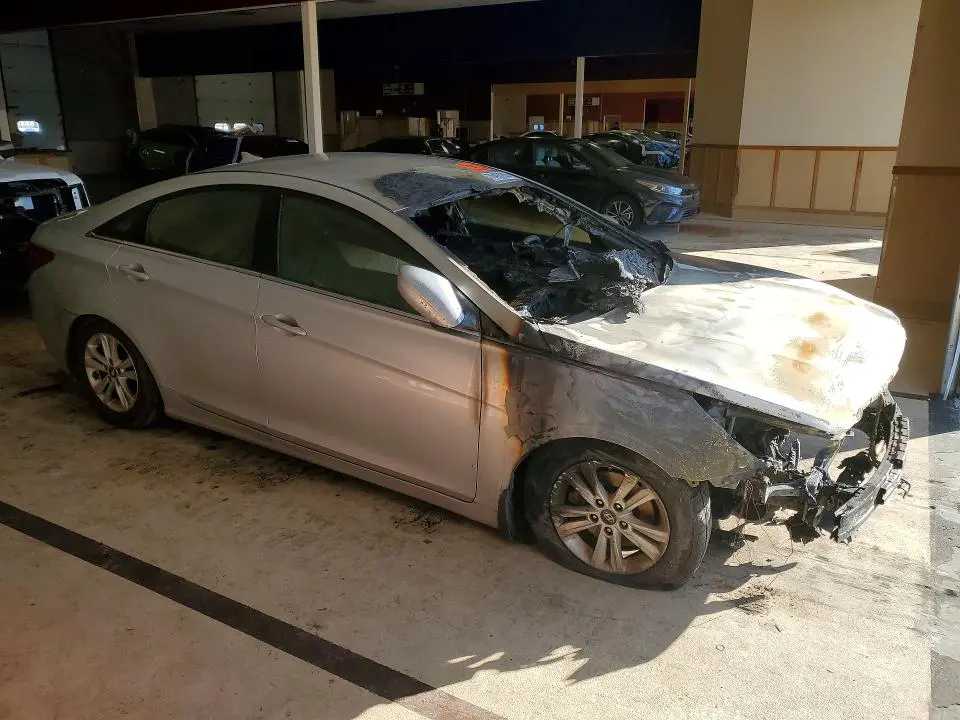 2012 HYUNDAI SONATA GLS  