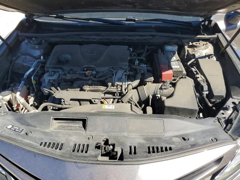 2019 TOYOTA CAMRY SE  