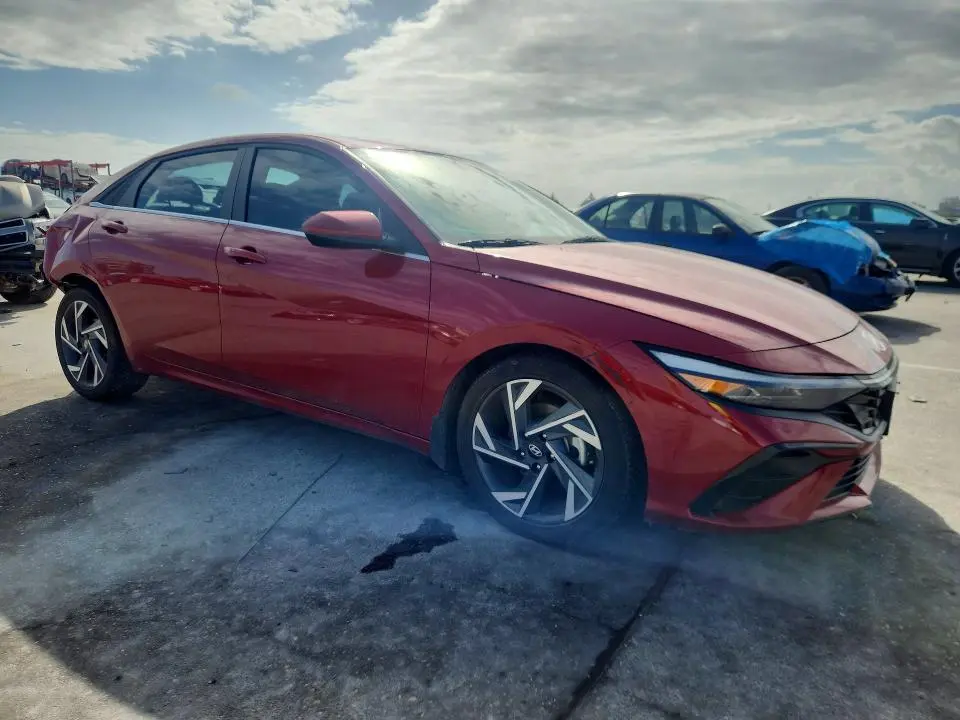 2025 HYUNDAI ELANTRA SEL  