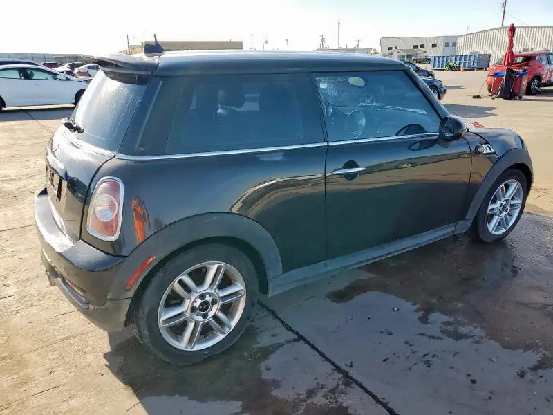2013 MINI COOPER S