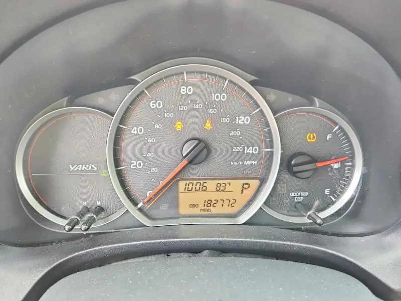 2013 TOYOTA YARIS 5-DOOR LE  