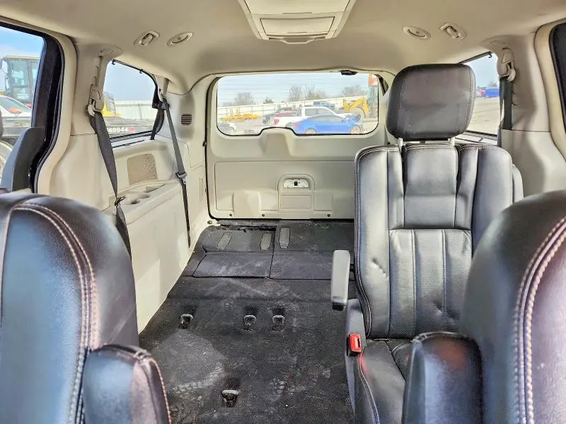 2011 CHRYSLER TOWN & COUNTRY TOURING L  