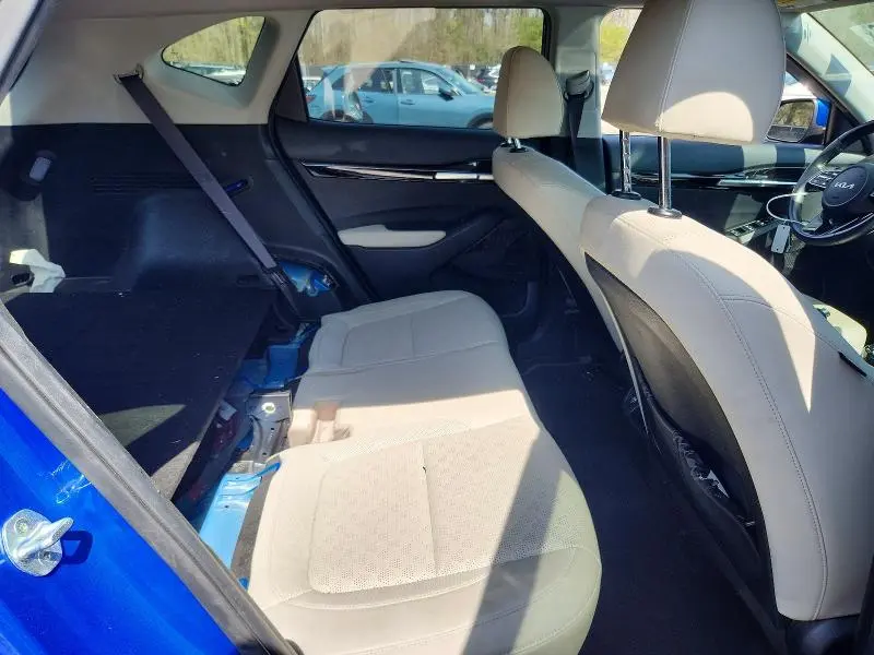 2022 KIA SELTOS EX  