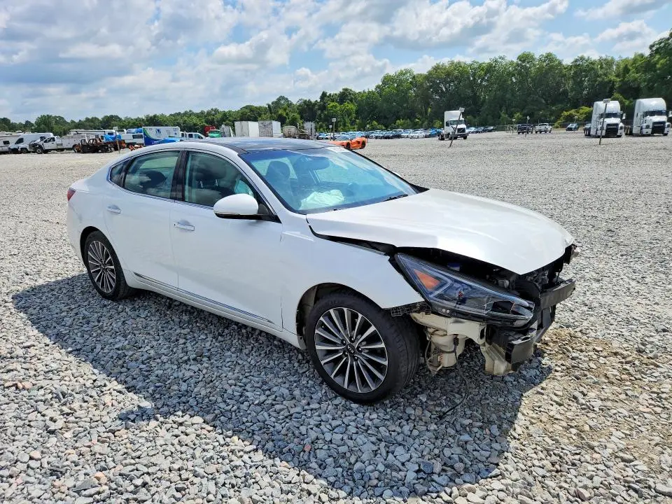 2017 KIA CADENZA PREMIUM  