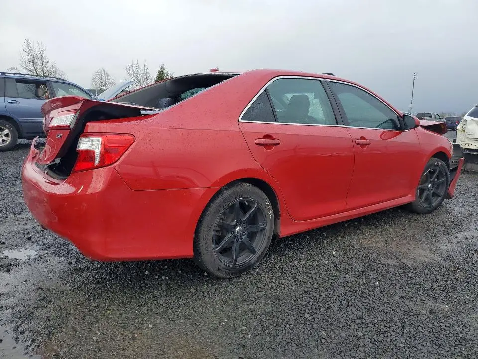 2012 TOYOTA CAMRY SE  