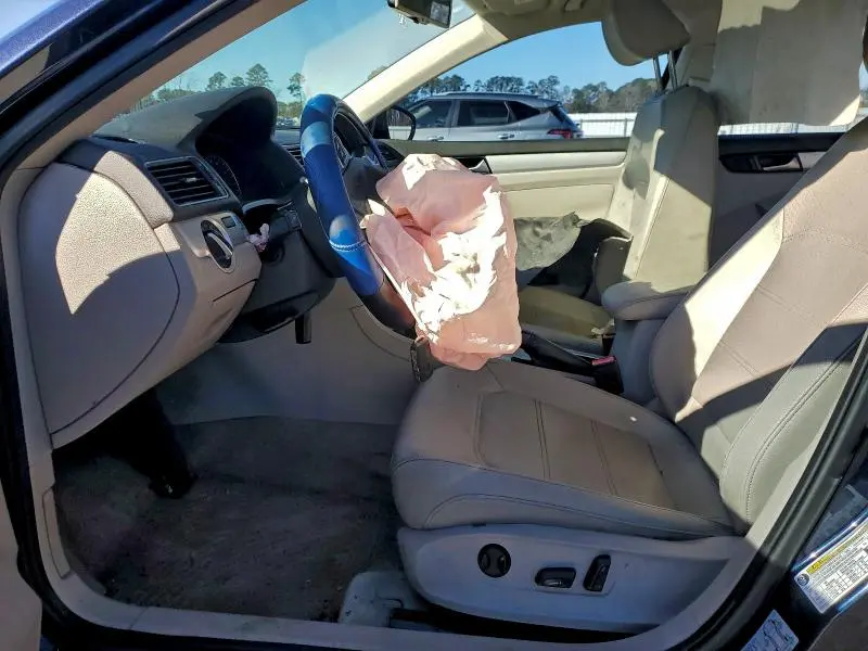 2012 VOLKSWAGEN PASSAT SE  