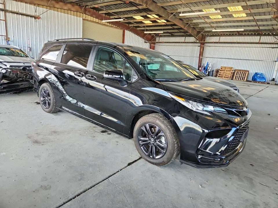 2025 TOYOTA SIENNA XSE 7-PASSENGER  