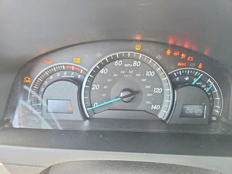 2013 TOYOTA CAMRY LE  