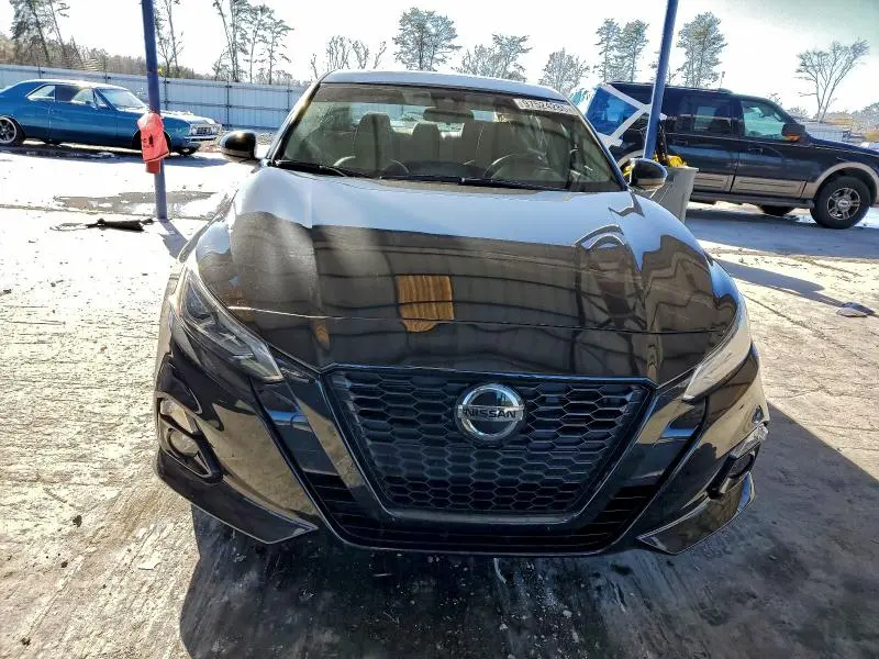 2022 NISSAN ALTIMA SR  