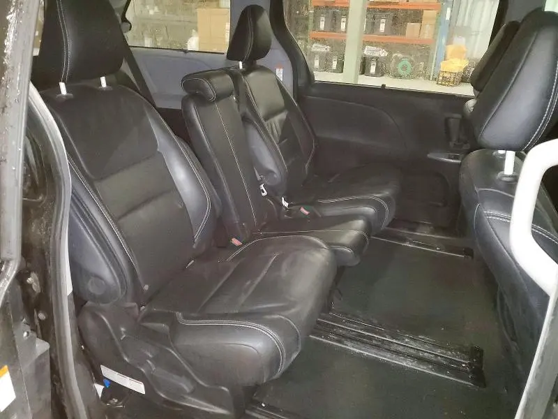 2015 TOYOTA SIENNA SPORT  