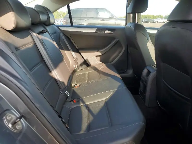 2014 VOLKSWAGEN JETTA SE  