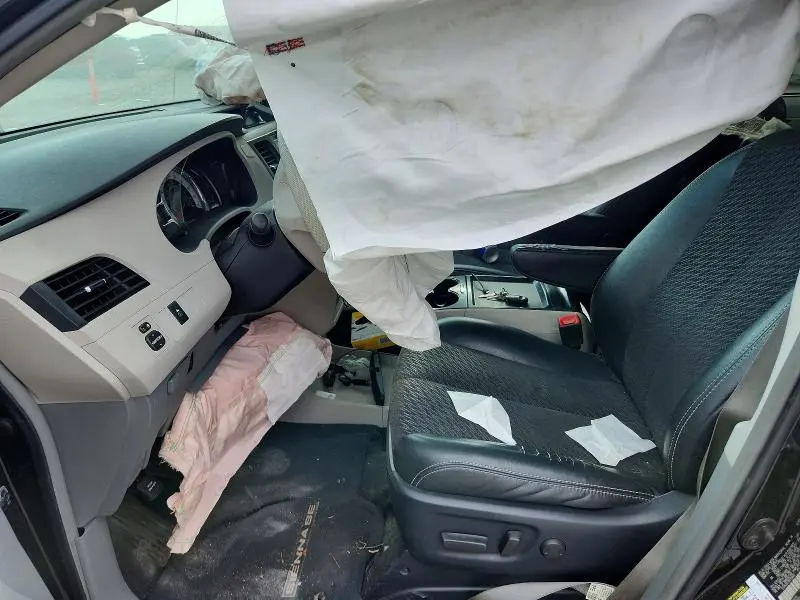2011 TOYOTA SIENNA SPORT  