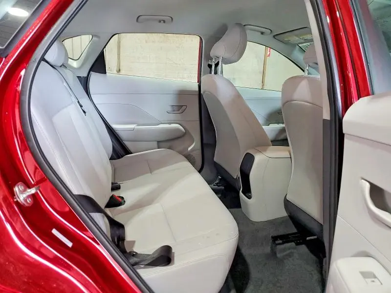 2025 HYUNDAI KONA SE  