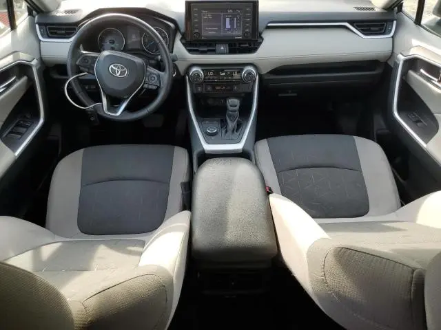 2022 TOYOTA RAV4 XLE  