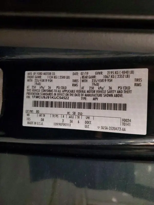 2019 FORD ESCAPE TITANIUM  