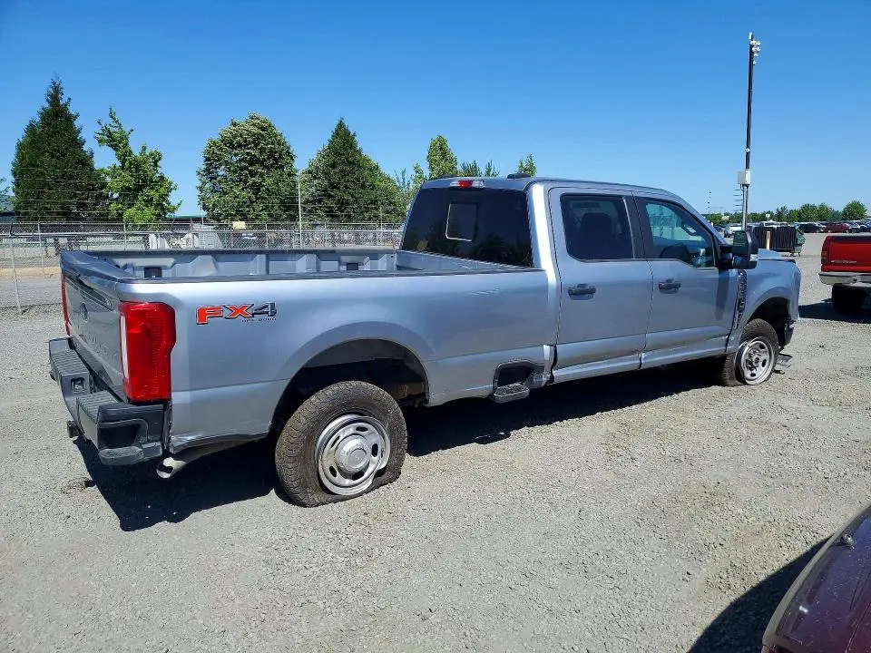 2023 FORD F250 SD XL 4WD 6.8L V8 CREW CAB