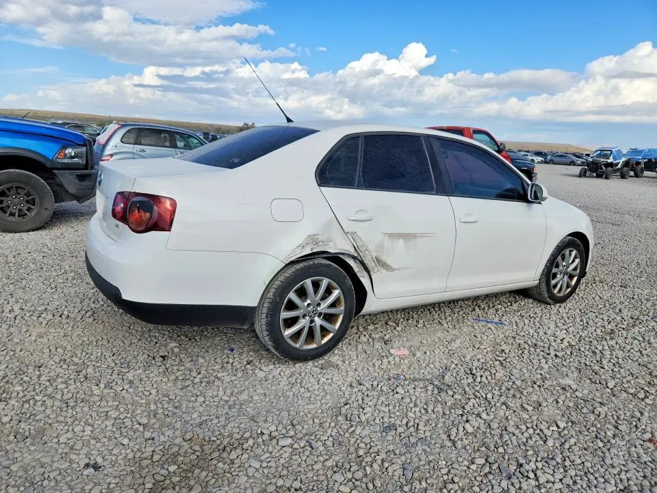 2010 VOLKSWAGEN JETTA LIMITED  