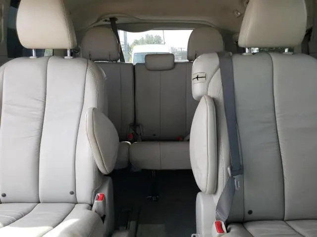 2011 TOYOTA SIENNA XLE