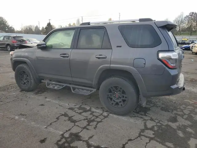2023 TOYOTA 4RUNNER SE  