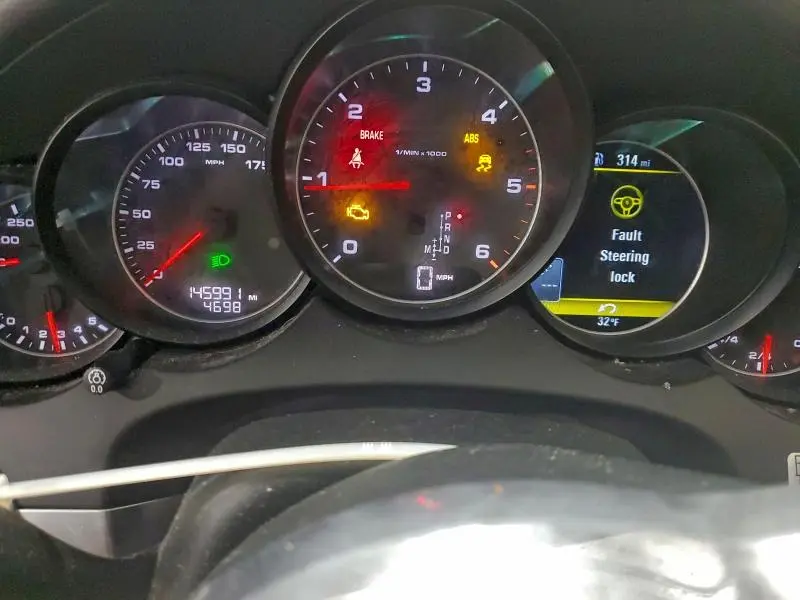 2015 PORSCHE CAYENNE   