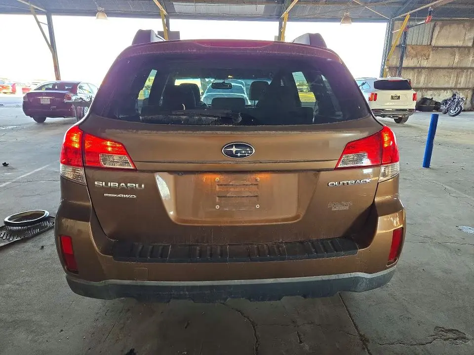 2011 SUBARU OUTBACK 2.5I PREMIUM  