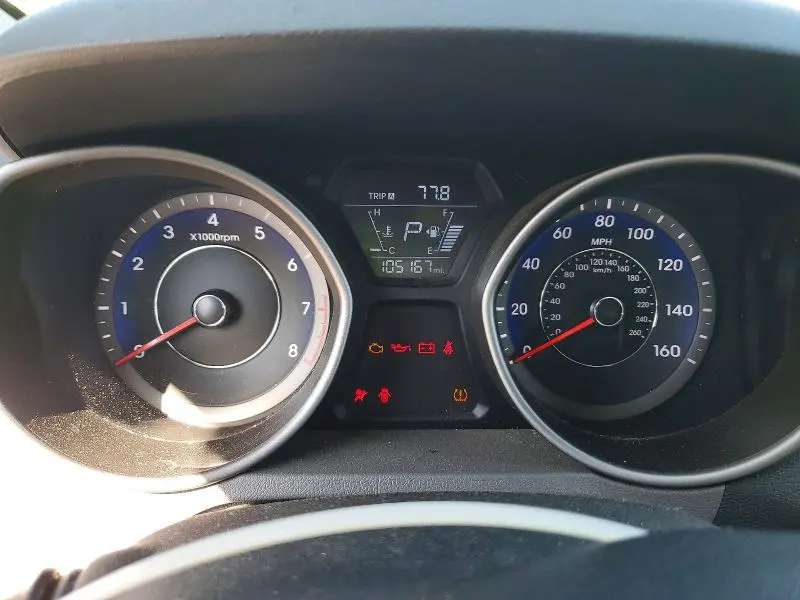 2014 HYUNDAI ELANTRA SE  